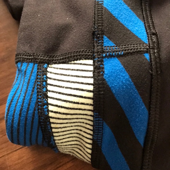 Lululemon shorts size 4 - Picture 8 of 8